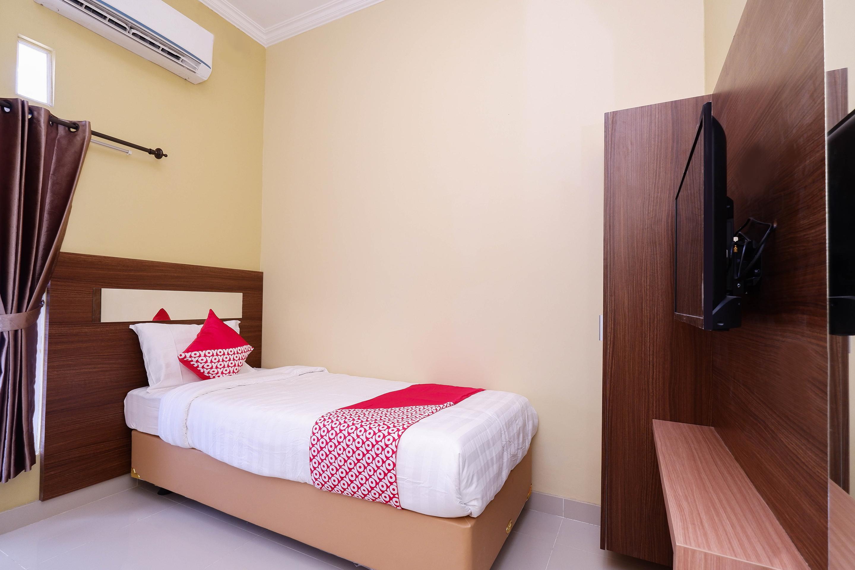 OYO 1506 Shabrina 2 Syariah Hotel Surakarta  Bagian luar foto