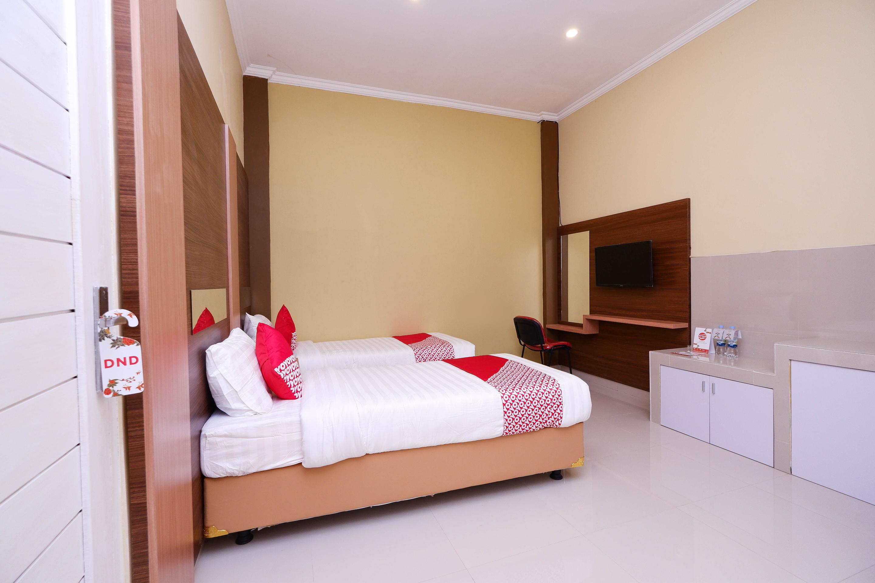 OYO 1506 Shabrina 2 Syariah Hotel Surakarta  Bagian luar foto