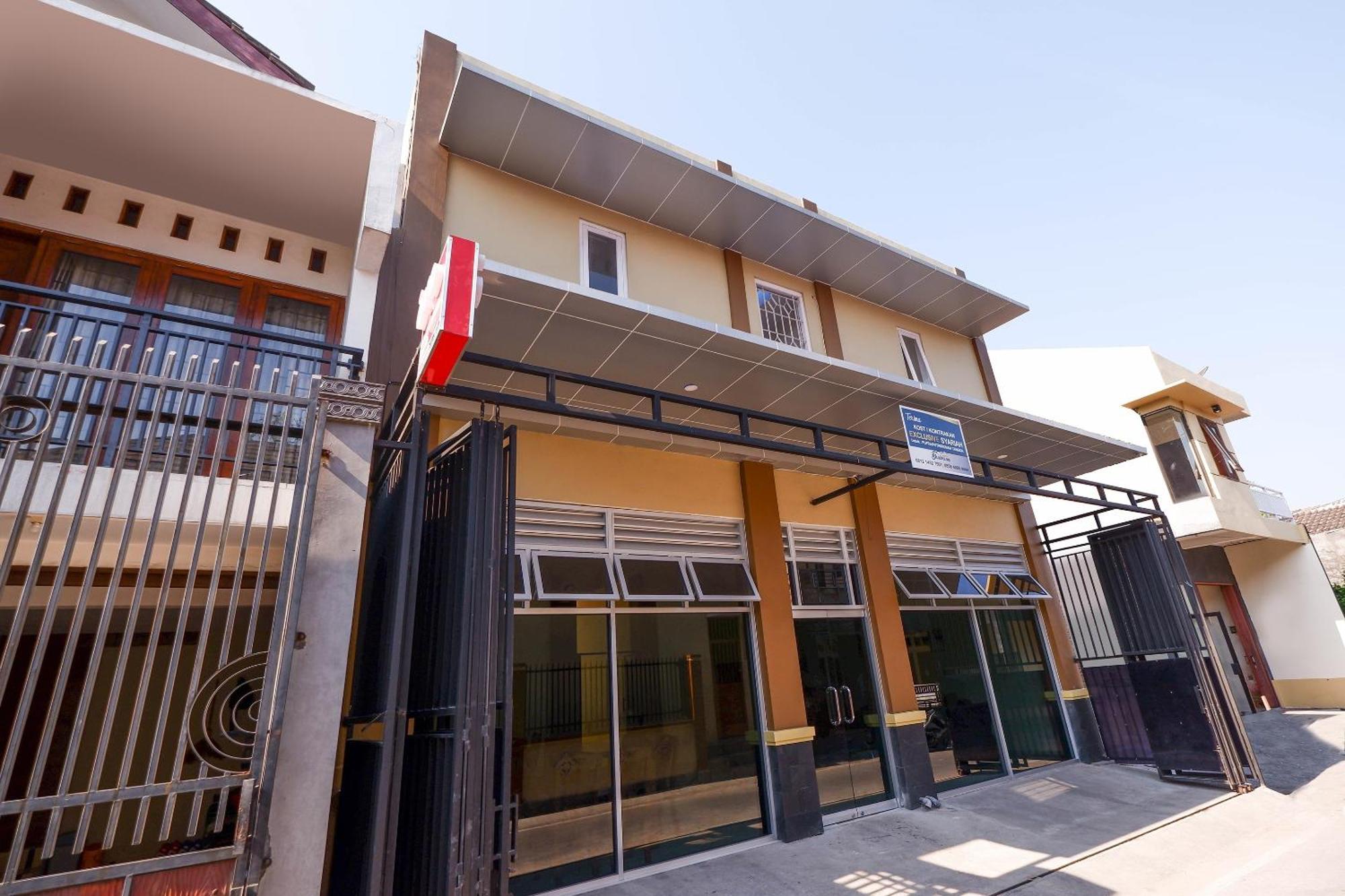 OYO 1506 Shabrina 2 Syariah Hotel Surakarta  Bagian luar foto