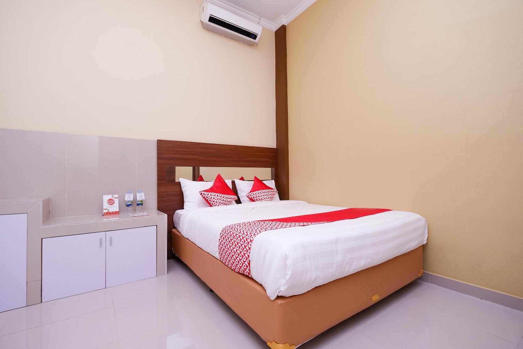 OYO 1506 Shabrina 2 Syariah Hotel Surakarta  Bagian luar foto