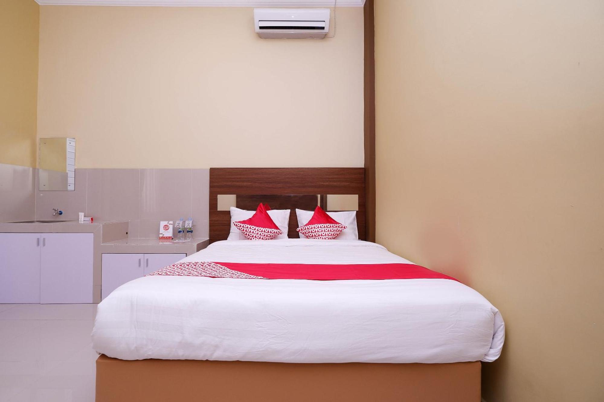 OYO 1506 Shabrina 2 Syariah Hotel Surakarta  Bagian luar foto