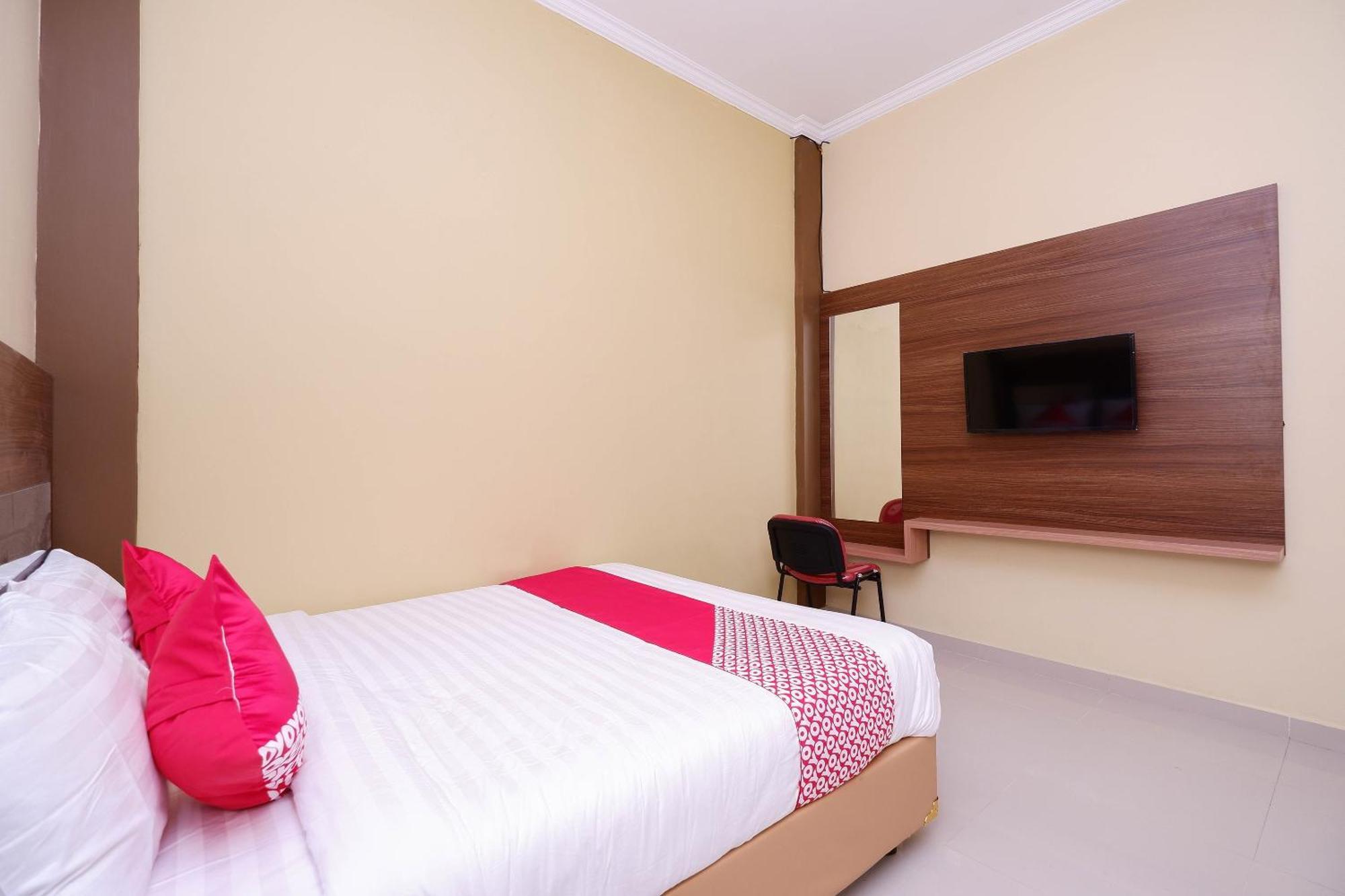 OYO 1506 Shabrina 2 Syariah Hotel Surakarta  Bagian luar foto